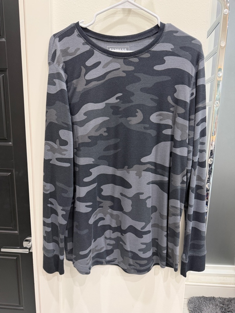 Express Men’s Long Sleeve Camo Crew in Gray and Black